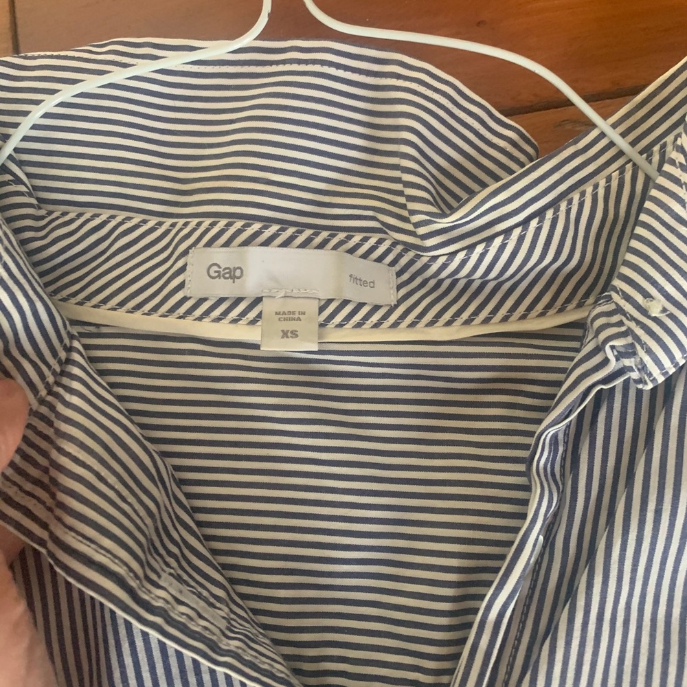 GAP striped button down - Picture 3 of 3